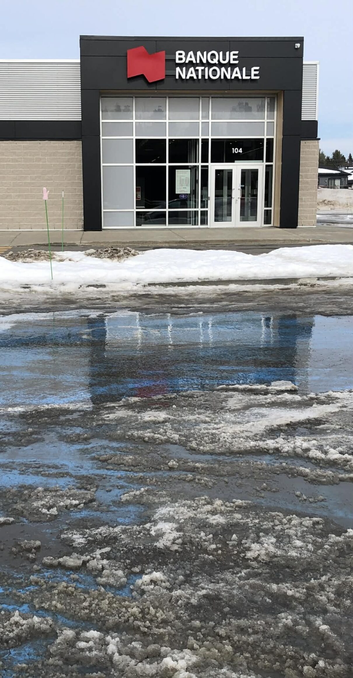 PHOTO BANQUE NATIONALE PONT ROUGE